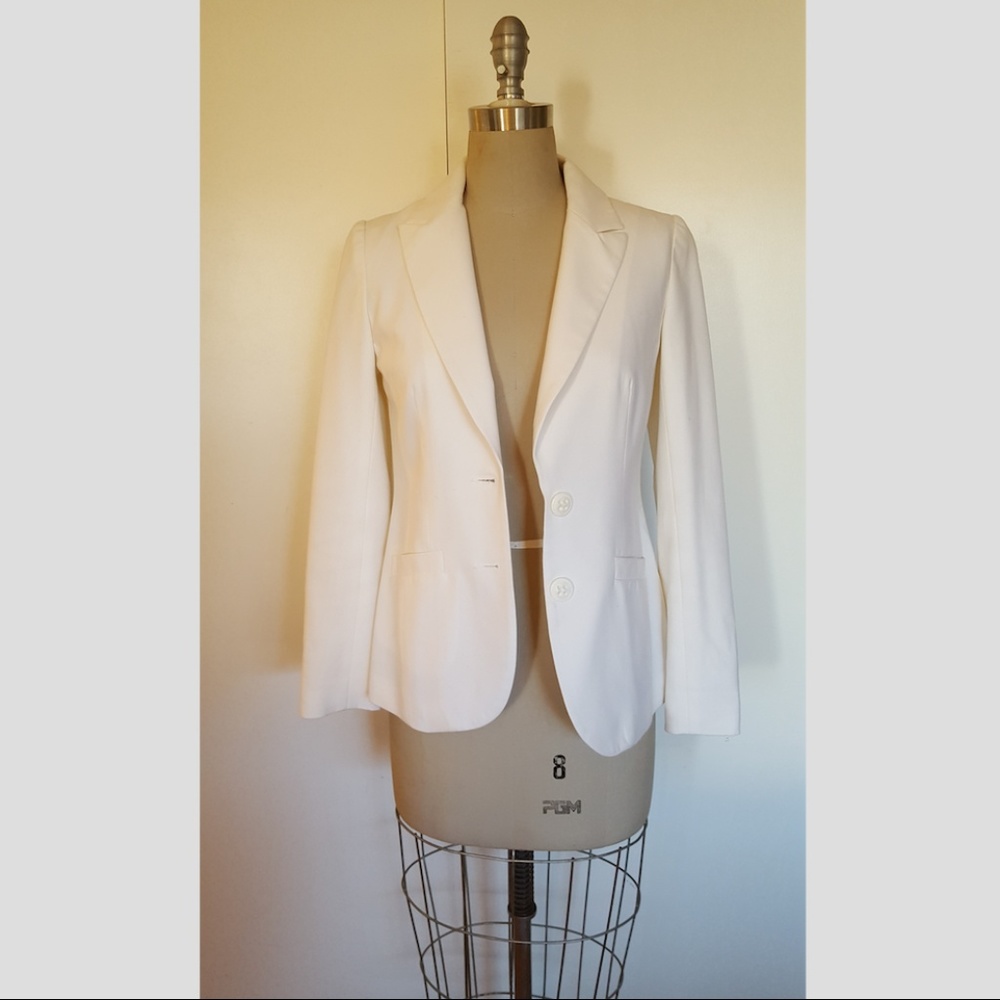 TRINA TURK LONG SLEEVE WHITE BLAZER JACKET SIZE 2